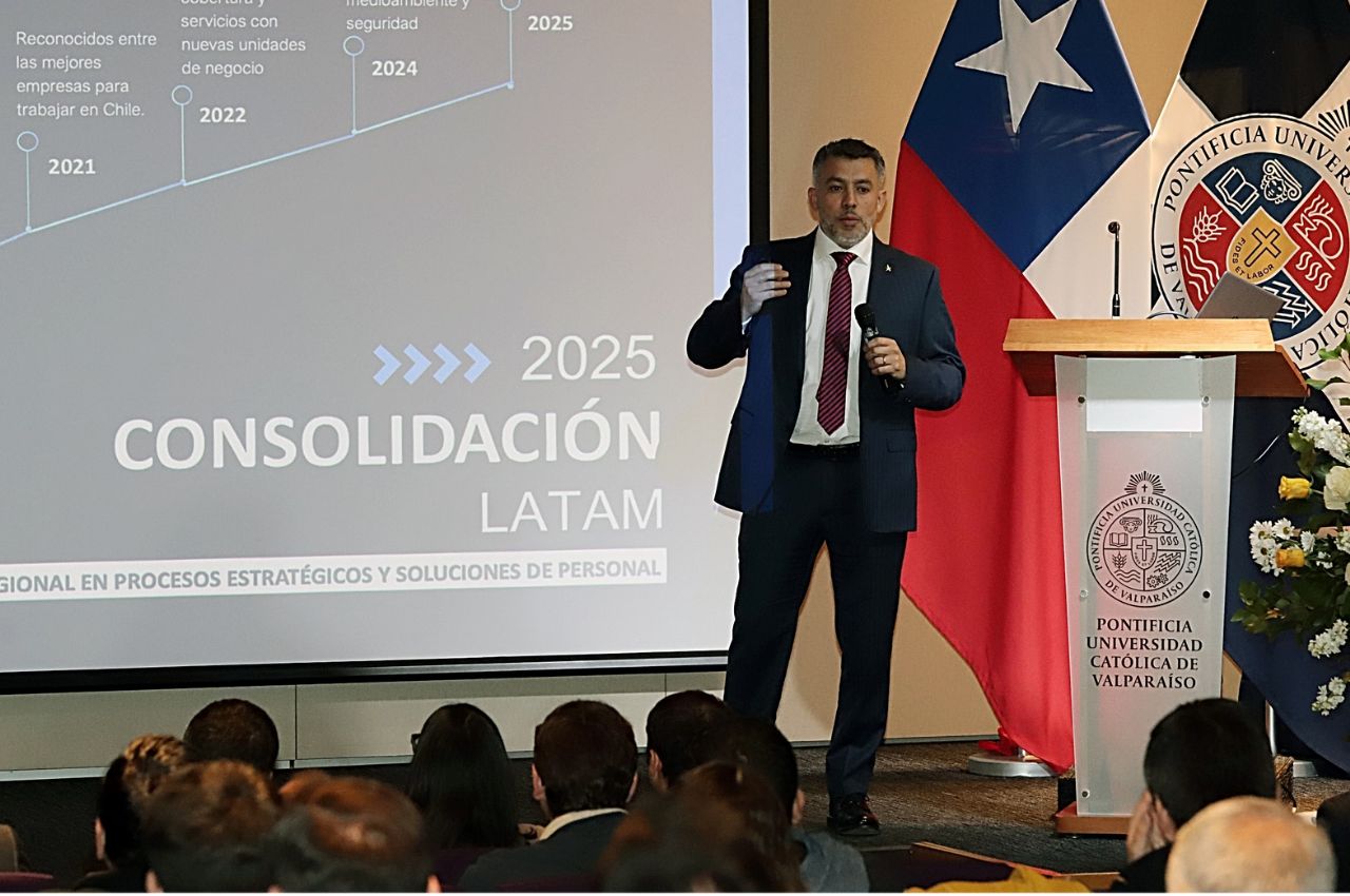 MBA PUCV Santiago inicia año académico 2025 con charla magistral de Gonzalo Meneses Zorrilla